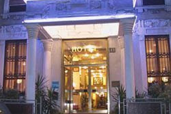 Hotel Mayorca (Milan)
